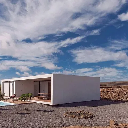 Hébergement de vacances Minimalist House With Volcano View & Heated Pool